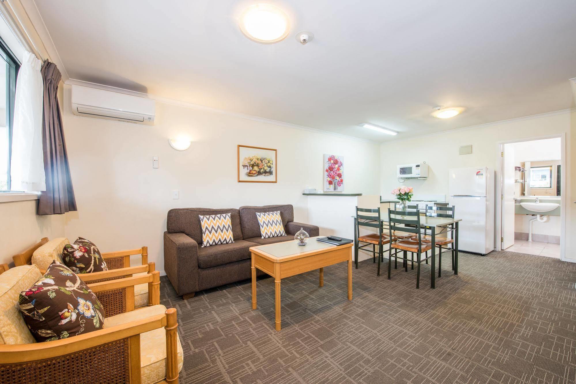 Albany Oak Motel Auckland Exterior photo